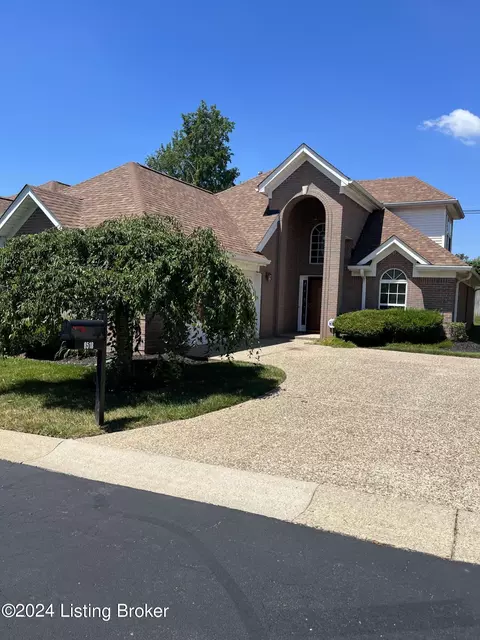 8518 Rock Brook Cir, Louisville, KY 40220