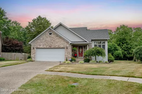 10106 Lanson Ct, Louisville, KY 40272