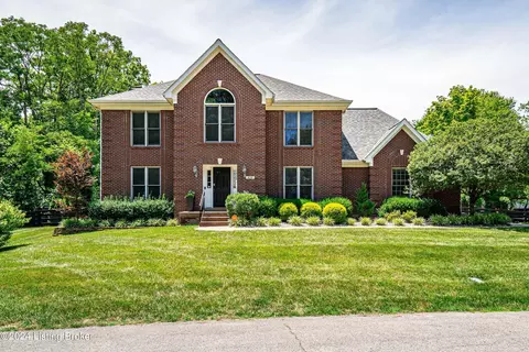 400 Birk Ln, Louisville, KY 40222