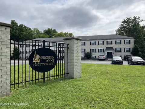 242 Middletown Sq, Louisville, KY 40243
