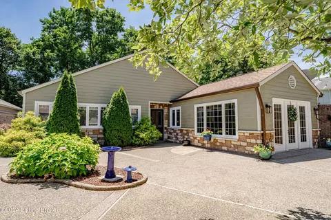 20 Abby Chase, Jeffersonville, IN 47130