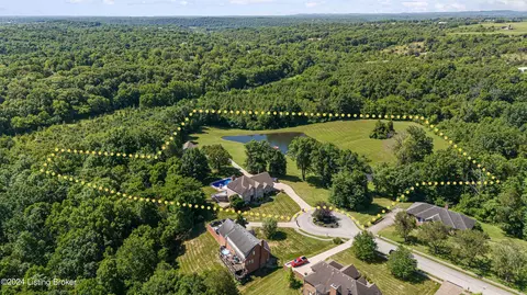 916 Twelve Oaks Dr, Mount Washington, KY 40047