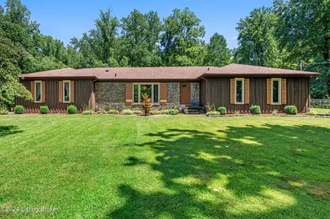 1003 Cedar Point Rd, La Grange, KY 40031