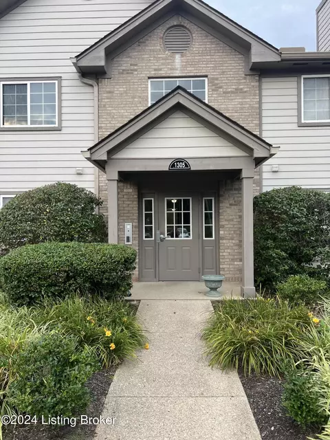 1305 Taxus Top Ln #102, Louisville, KY 40243