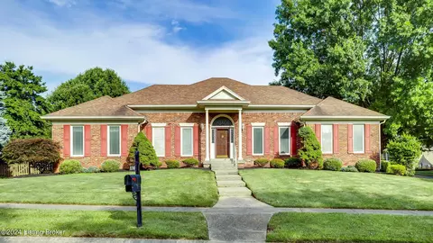 8300 Regency Woods Way, Louisville, KY 40220