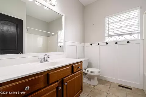 Bath - 4204 Delouvre Way, Floyds Knobs, IN 47119 photo 3 of 4