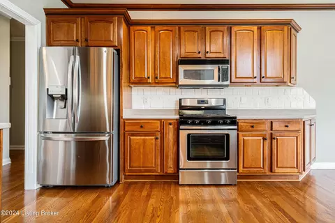 Kitchen - 4204 Delouvre Way, Floyds Knobs, IN 47119 photo 3 of 4