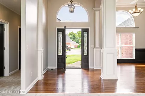 Entry Way - 4204 Delouvre Way, Floyds Knobs, IN 47119 photo 2 of 4