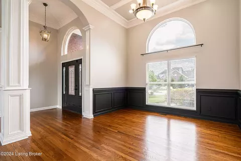 Entry Way - 4204 Delouvre Way, Floyds Knobs, IN 47119 photo 3 of 4