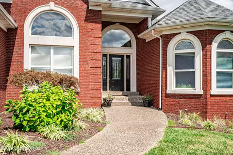 Entry Way - 4204 Delouvre Way, Floyds Knobs, IN 47119 photo 1 of 4