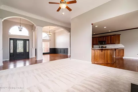 Living - 4204 Delouvre Way, Floyds Knobs, IN 47119 photo 5 of 10