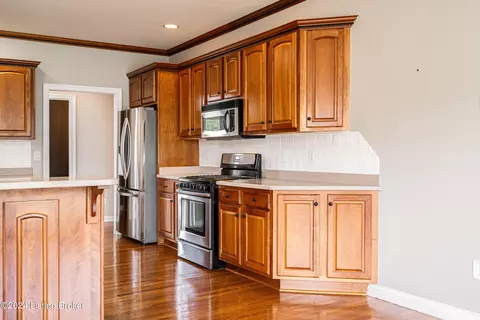 Kitchen - 4204 Delouvre Way, Floyds Knobs, IN 47119 photo 4 of 4