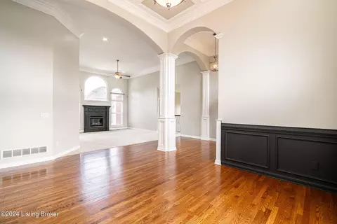 Living - 4204 Delouvre Way, Floyds Knobs, IN 47119 photo 6 of 10