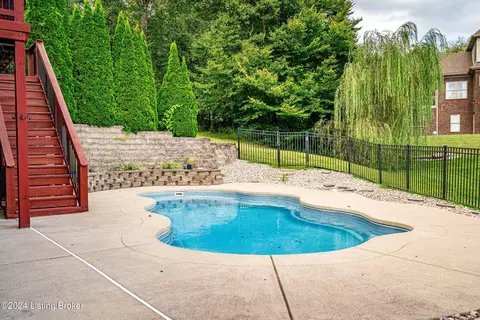 Exterior - 4204 Delouvre Way, Floyds Knobs, IN 47119 photo 13 of 14