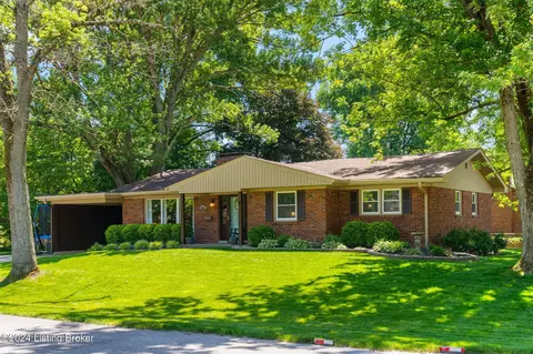 7822 Fairmeadows Ln, Louisville, KY 40222