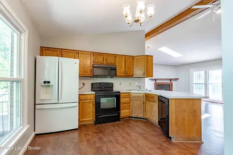 Kitchen - 1405 Bates Ln, Smithfield, KY 40068 photo 3 of 3