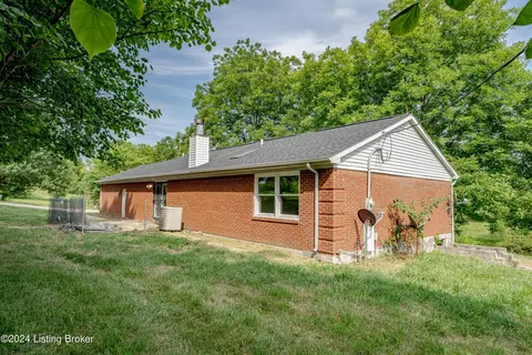 Exterior - 1405 Bates Ln, Smithfield, KY 40068 photo 6 of 7