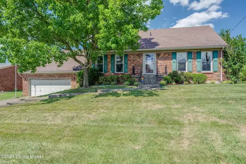 6705 Watch Hill Rd, Louisville, KY 40228