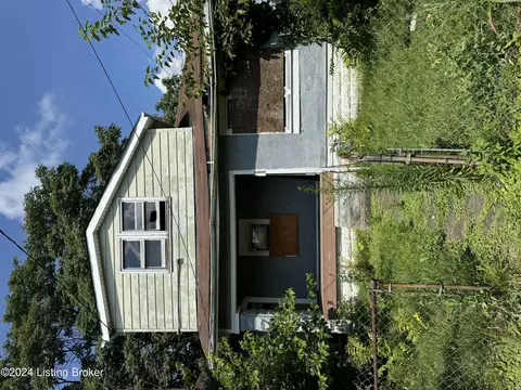 105 Prosperity Ct, Louisville, KY 40211