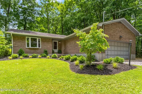 221 Big Cedar Creek Trl, Shepherdsville, KY 40165