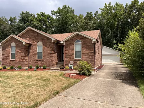 11202 Ashbrooke Gardens Dr, Louisville, KY 40229