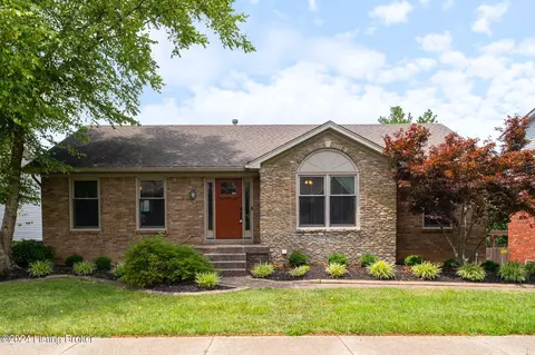 8805 Raintree Dr, Louisville, KY 40220
