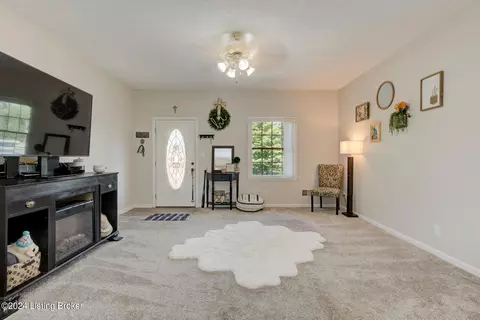 3120 Hendon Rd, Louisville, KY 40220