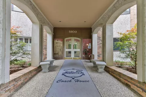 5800 Coach Gate Wynde #270A, Louisville, KY 40207