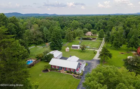 646 Castleman Branch Rd, Shepherdsville, KY 40165