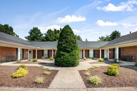 8431 Aspen Glen Way, Louisville, KY 40228