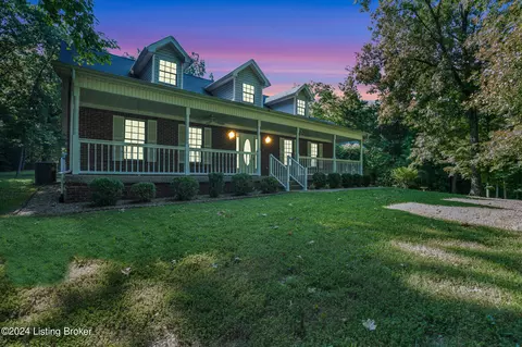 411 Woodland Hills Dr, Taylorsville, KY 40071