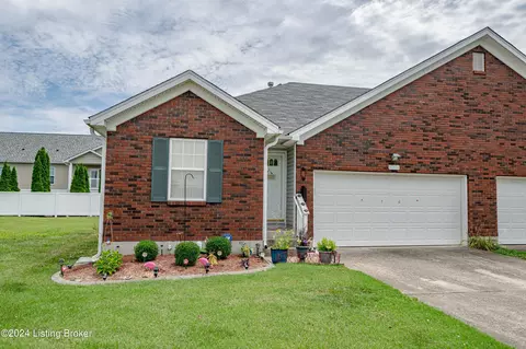 7019 Shutesbury Cir, Louisville, KY 40258