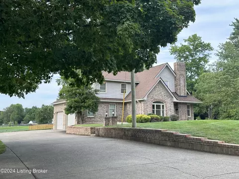 2317 Upper Hunters Trce, Louisville, KY 40216