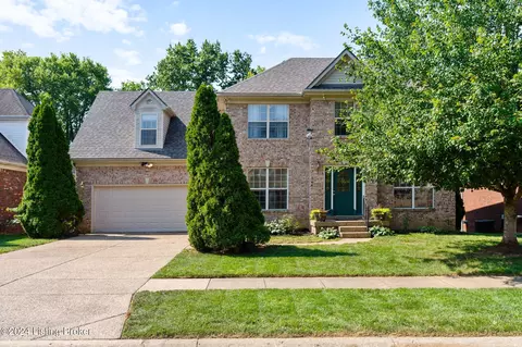 13527 Forest Bend Cir, Louisville, KY 40245