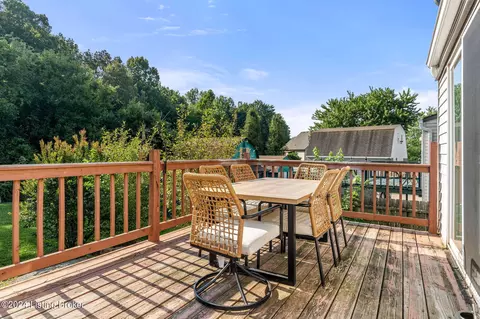 11213 Brookley Dr, Louisville, KY 40229