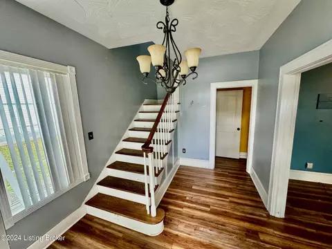 227 E Virginia Ave, Springfield, KY 40069 photo 2