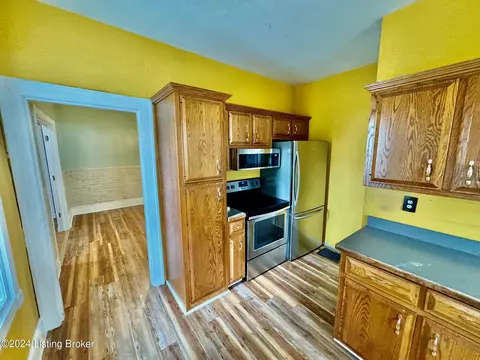 227 E Virginia Ave, Springfield, KY 40069 photo 8