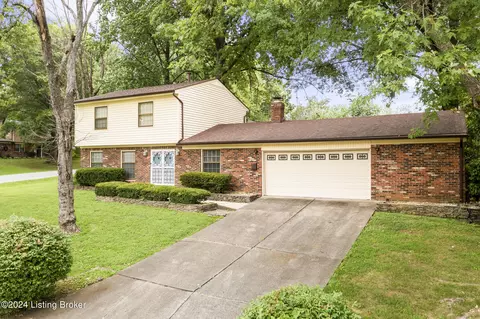 5901 Pageant Way, Louisville, KY 40214