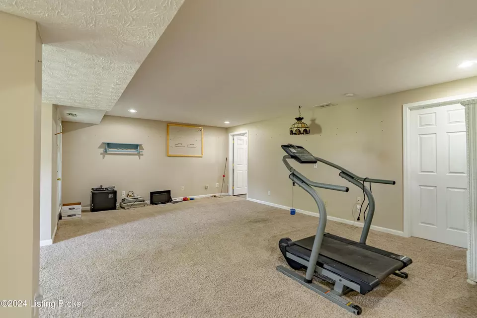Other - 6906 Janes Farm Dr, Louisville, KY 40228 photo 10 of 17