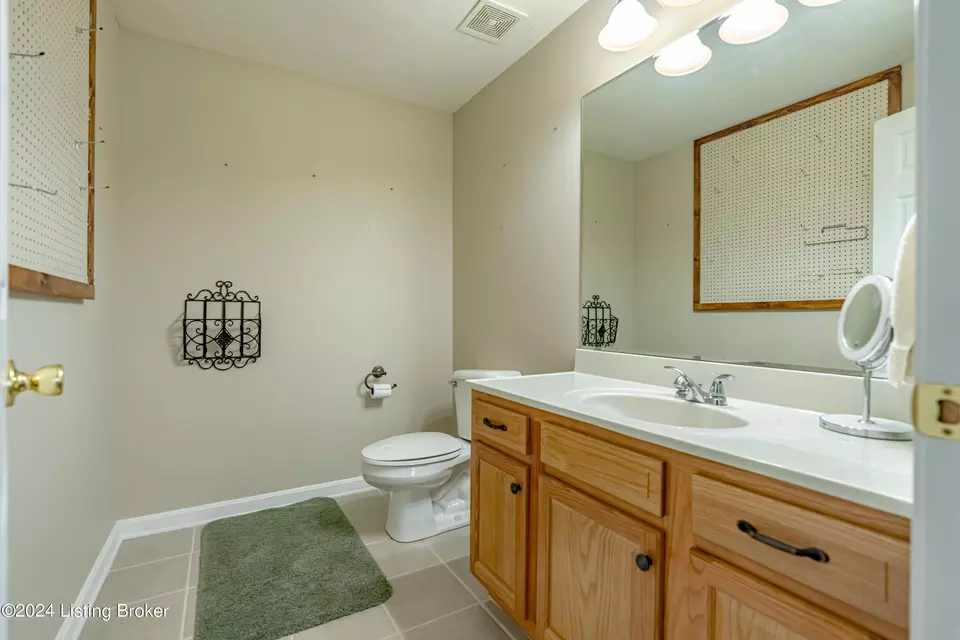 Bath - 6906 Janes Farm Dr, Louisville, KY 40228 photo 7 of 7
