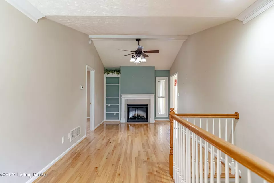 Living - 6906 Janes Farm Dr, Louisville, KY 40228 photo 1 of 2