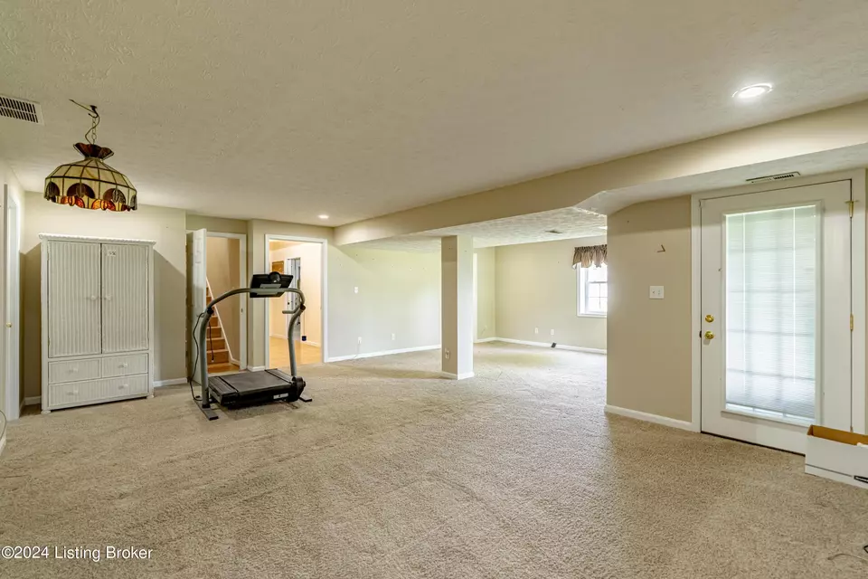 Other - 6906 Janes Farm Dr, Louisville, KY 40228 photo 11 of 17