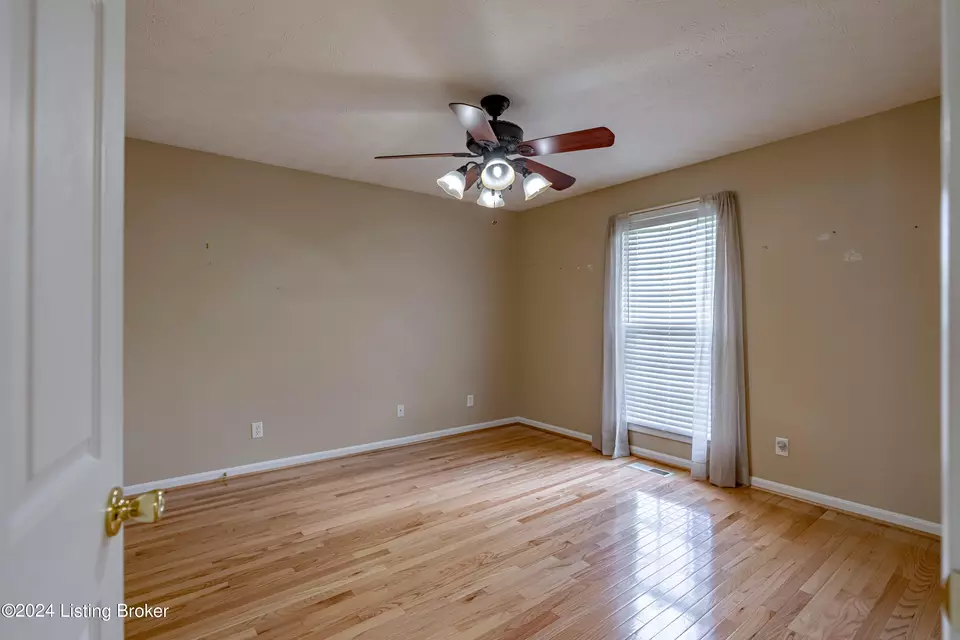 Bedroom - 6906 Janes Farm Dr, Louisville, KY 40228 photo 1 of 4
