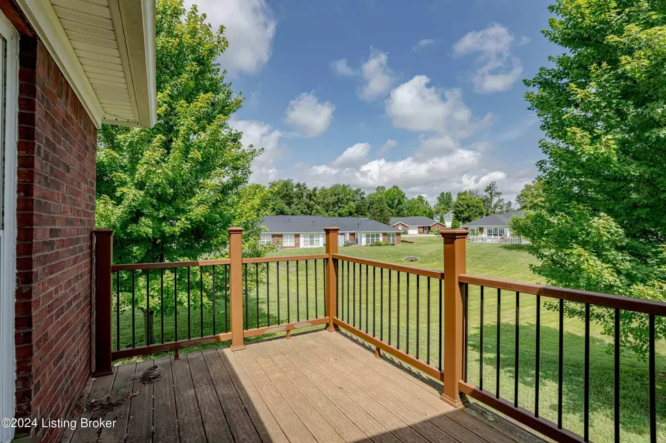 Exterior - 6906 Janes Farm Dr, Louisville, KY 40228 photo 8 of 8