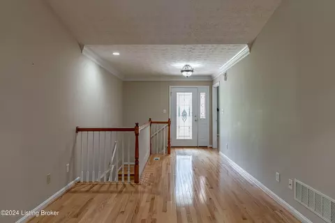 Entry Way - 6906 Janes Farm Dr, Louisville, KY 40228 photo 1 of 4