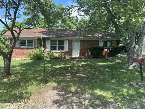 1201 Evelyn Dr, Radcliff, KY 40160