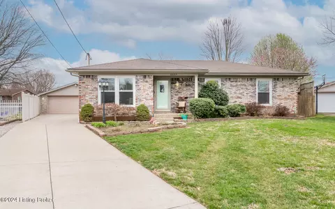 6605 Everton Dr, Louisville, KY 40258
