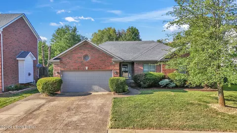 13510 Forest Bend Cir, Louisville, KY 40245