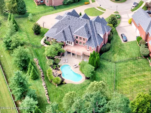 2128 Highland Springs Pl, Louisville, KY 40245
