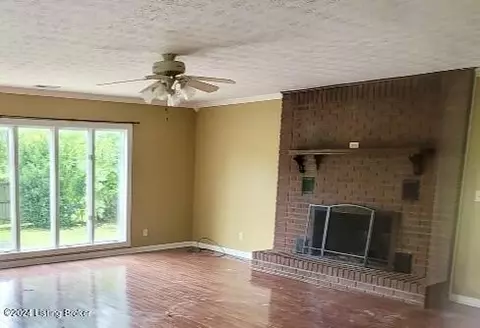 403 E Lothbury Ave, Middlesboro, KY 40965 photo 6